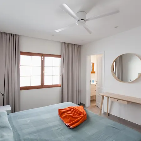 Vila 3 Bedroom Venus Jupiter And Neptune With Private Heated Pool Puerto del Carmen (Lanzarote)