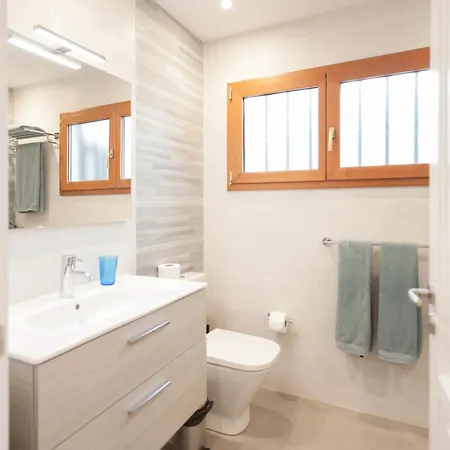 Vila 3 Bedroom Venus Jupiter And Neptune With Private Heated Pool Puerto del Carmen (Lanzarote)