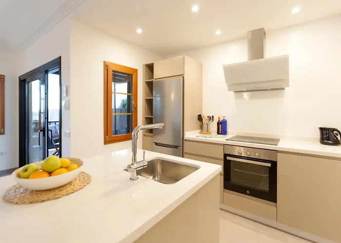 3 Bedroom Venus Jupiter And Neptune With Private Heated Pool Willa Puerto del Carmen (Lanzarote)